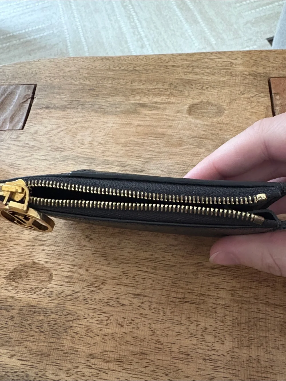 Authentic Louis Vuitton Empreinte Monogram Zipped Romy Card Holder Black - Picture 5 of 7